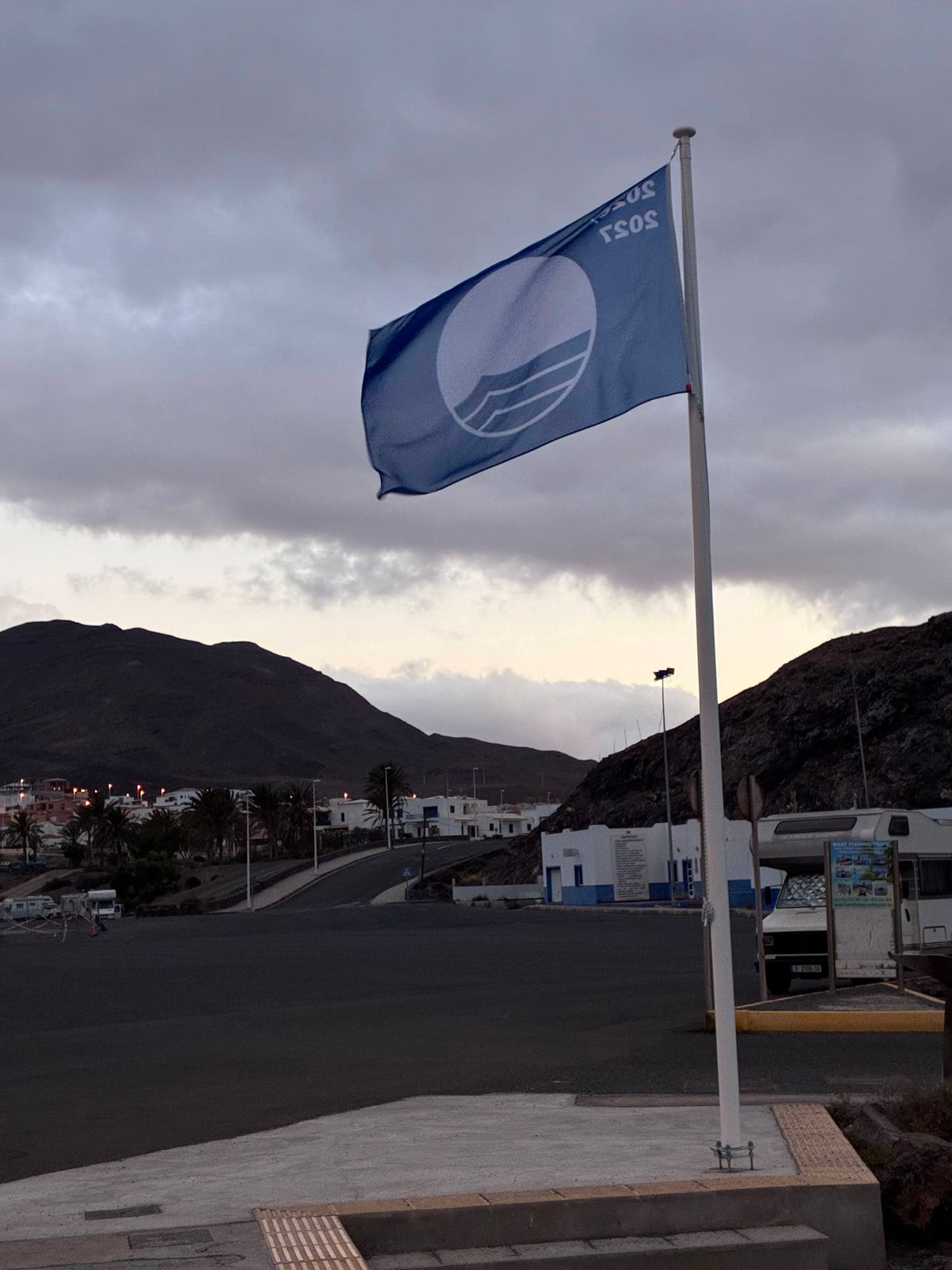 Blue Flag flying at Gran Tarajal beach
